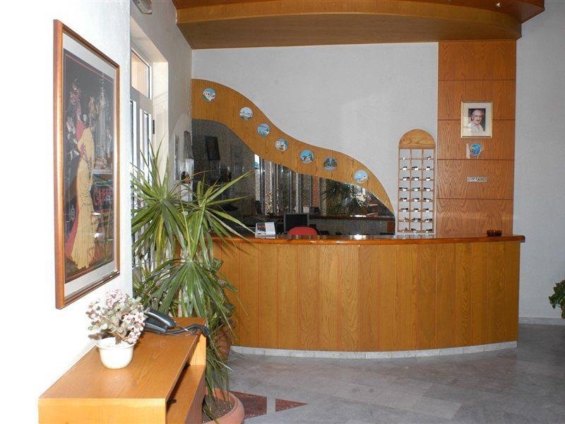 Daisy Hotel Apartments Rethymnon Exterior foto